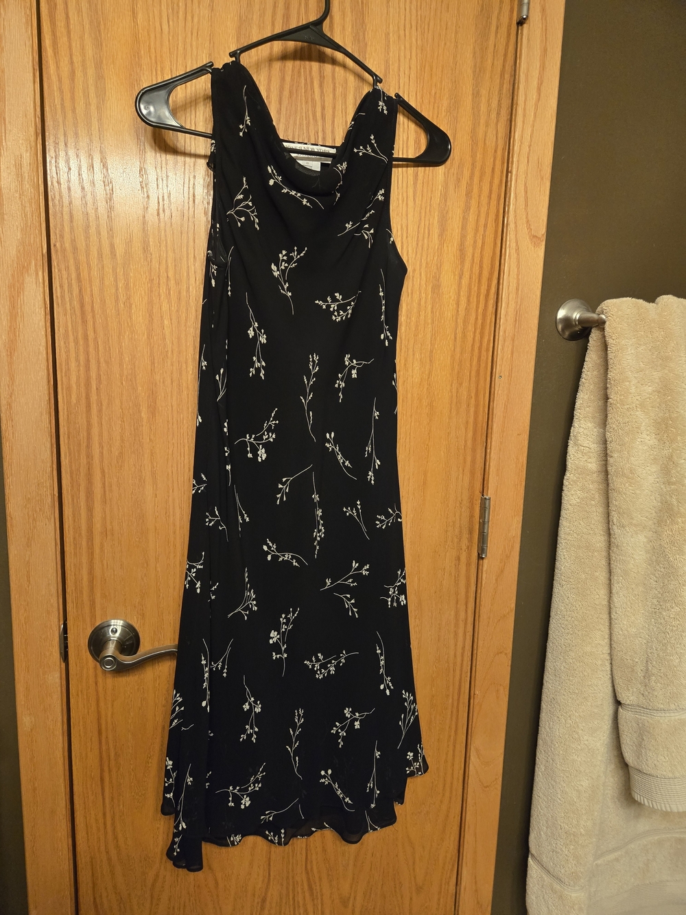 Jones New York Black Maxi Dress with White Floral Print